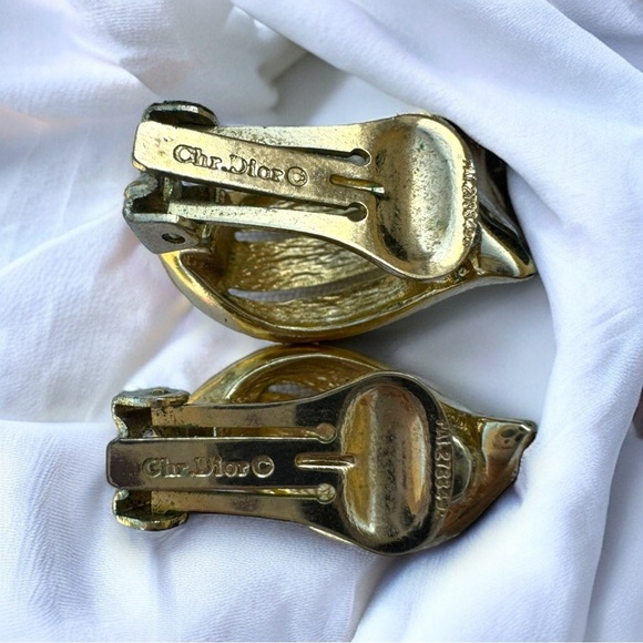 Vintage CHRISTIAN DIOR Gold Ribbed Earrings - Picture 2 of 5